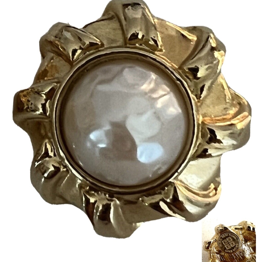 VINTAGE EARRINGS GIVENCHY Paris NY Signed faux mabe Pearl Goldtone Bezel Clip​